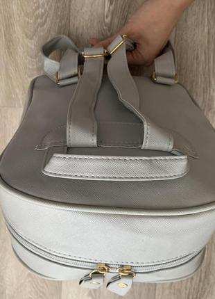 Женский городской рюкзак в стиле рептилии с веночком серый6 фото