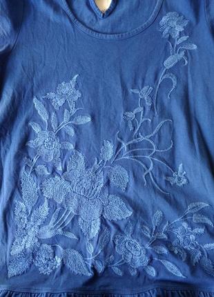 Р 14/48-50 чарівна синя футболка блуза блузка з блакитною вишивкою бавовна oasis7 фото