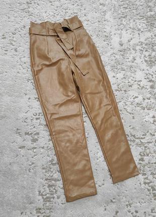 Кожаные женские брюки boohoo 44-46р.