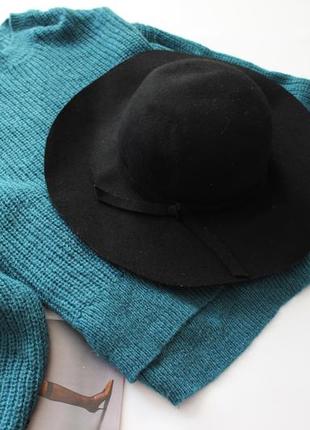 Классная черная шляпа с широкими полями фетровая