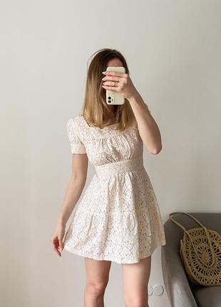 Платье молочного цвета из кружева4 фото