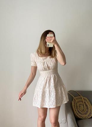 Платье молочного цвета из кружева5 фото