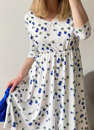 Біла сукня у синю квіточку6 фото