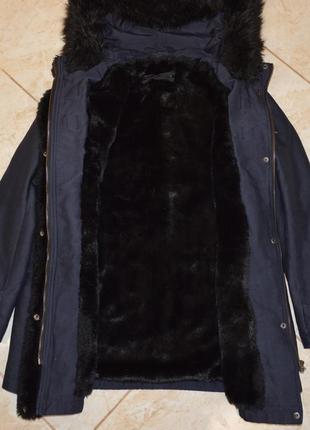Брендовая темно-синяя утепленная куртка парка с меховым капюшоном и карманами zara8 фото