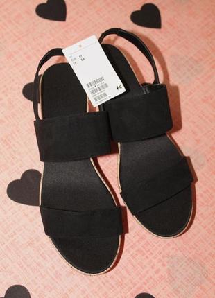 Новые с биркой! шикарные замшевые босоножки на танкетке от h&m premium quality 🖤