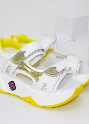 Спортивні босоніжки на липучках