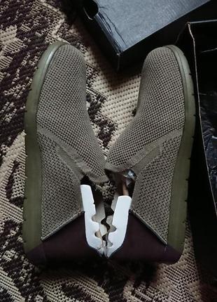 Брендовые фирменные летние кроссовки сникерсы ugg, оригинал, привезенные из сша,новые в коробке.4 фото