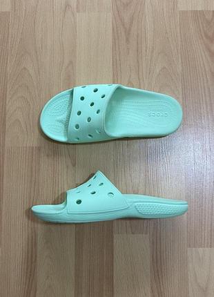 Женские шлепанцы crocs classic slide