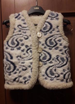 Теплый жилет на овчине