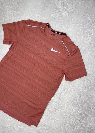 Спортивна футболка nike running dri fit оригінал3 фото