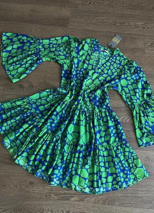 Платье яркое летнее оверсайз зеленое