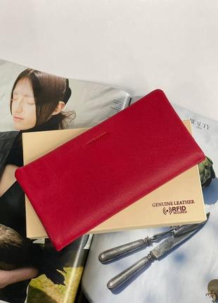 Женский кошелек клатч из натуральной красной кожи с защитой rfid от скачивания.