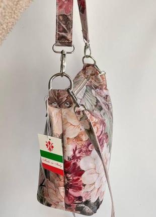 Кожаная женская сумка шоппер на плечо, итальянская сумочка с цветочным принтом vera pelle.4 фото