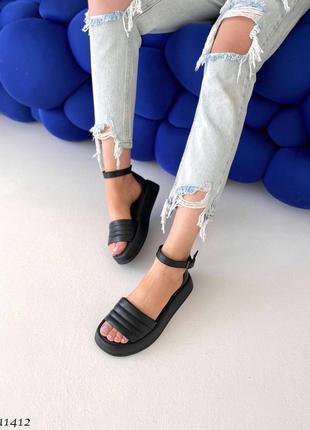Трендовые женские босоножки