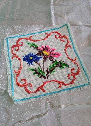 Вишита салфетка квіти / все для декору