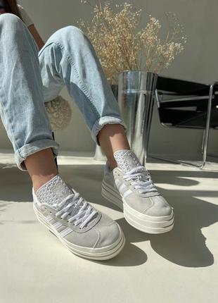 Жіночі замшеві кросівки на високій підошві adidas gazelle. колір сірий з білим8 фото