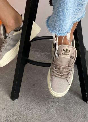 Жіночі замшеві кросівки adidas campus. колір коричневий