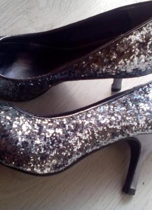 Нарядні туфлі dorothy perkins 37 разів.