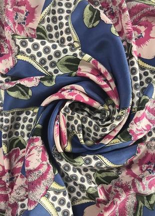 Винтаж. хорошенький платок в цветы из натурального шелка2 фото