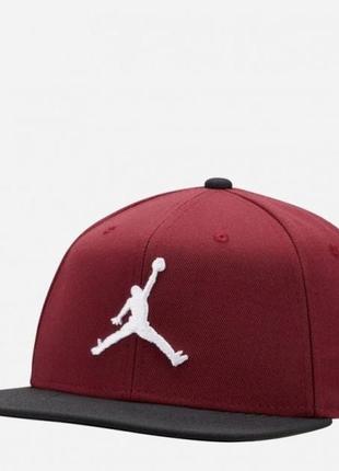 Кепка jordan pro jumpman snapback one size темно-червоний ar2118-680