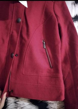 Стильне червоне укорочене пальто bershka4 фото