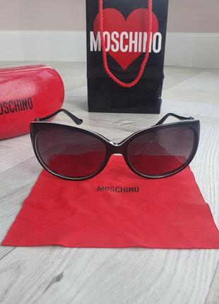 Солнцезащитные очки moschino1 фото