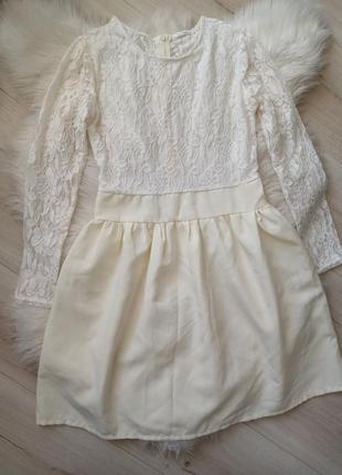 Гіпюрове плаття до колін кольору айворі, молочне плаття