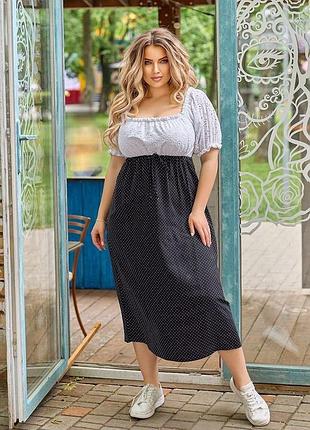 Платье с вышивкой