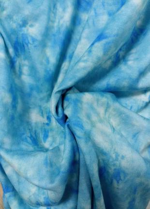 Платье миди для хрупкой девушки,без рукавов с круглым вырезом и рюшами по бокам blue tie dye5 фото