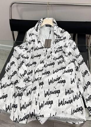 Костюм брючный в стиле balenciaga сатин рубашка брюки клеш палаццо белый с надписями3 фото