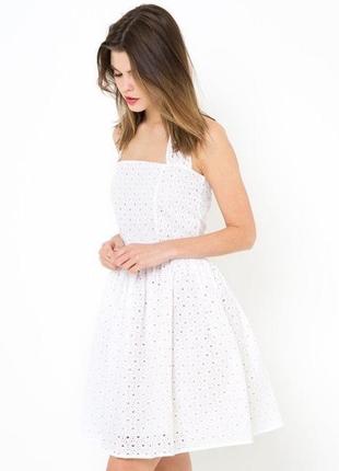 Белое необычайно красивое летнее платье с прошвой