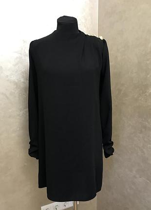 Маленькое черное платье с золотой фурнитурой от river island p.6