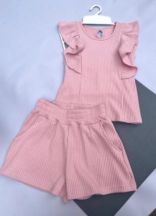 Стильный костюм в рубчик