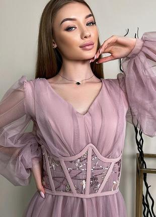 Шикарна сукня на святкову подію