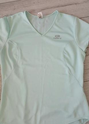 Спортивная футболка