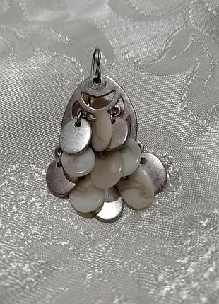 Lc lauren conrad . одиночная серьга серебристого цвета с подвесками