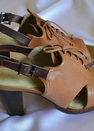 Стильні оригінальні босоніжки clarks, 38 розмір, натуральна шкіра, супер якість!