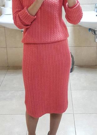 Жіночий трикотажний кораловий костюм спідниця джемпер