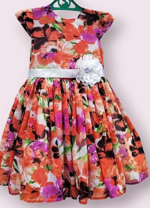 Праздничное летнее пышное детское платье со шнуровкой на спине