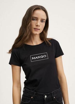 Cтильна чорна футболка mango з логотипом1 фото