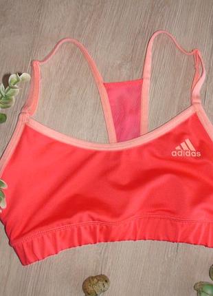 Спортивный топ от adidas