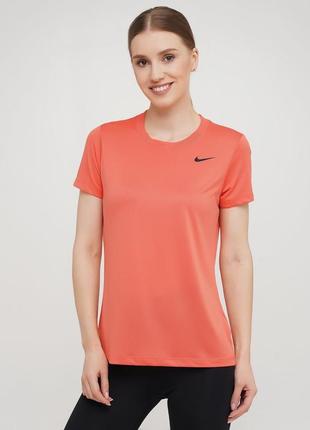 Женская спортивная футболка the nike tee dri-fit