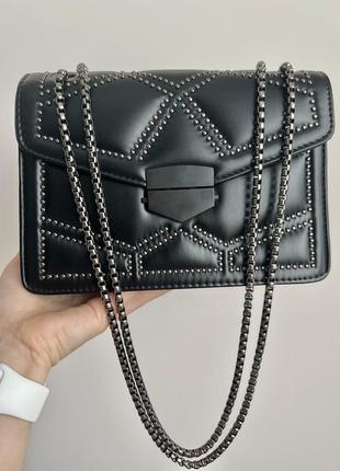 Нова сумка на ланцюжку на плече,стильна каркасна чорна сумка крос-боді