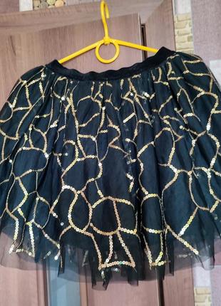 Пишная фатиновая юбка , вышытая паетками.4 фото