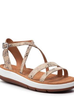 Clarks taupe discount