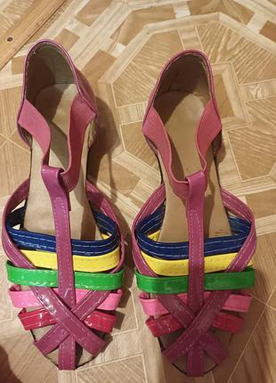 Босоножки женские