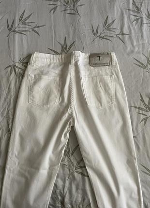 Trussardi белые легкие джинсы3 фото
