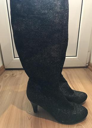 Дуже красиві демісезонні чоботи