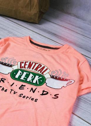 Футболка central perk нежно-розового цвета1 фото