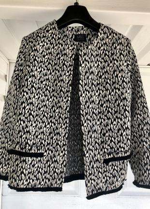 Стильный эксклюзивный пиджак от m&amp;s с бахромой
